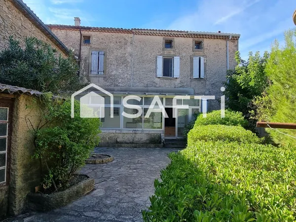 Maison de Maître au Charme Intemporel