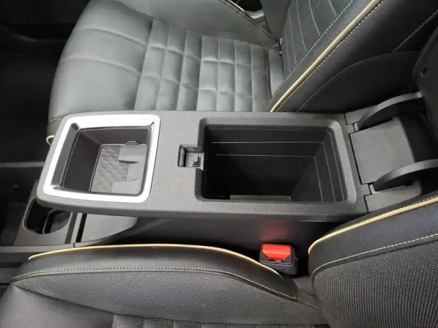 Renault Megane e-tech ev60 220 ch super charge — photo 25