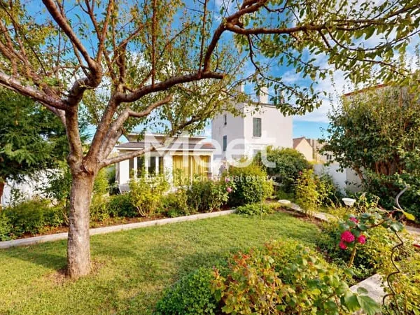 VENTE EN NUE-PROPRIÉTÉ - ENSEMBLE IMMOBILIER ATYPIQUE SUR 546 m² DE TERRAIN - VITRY-SUR-SEINE