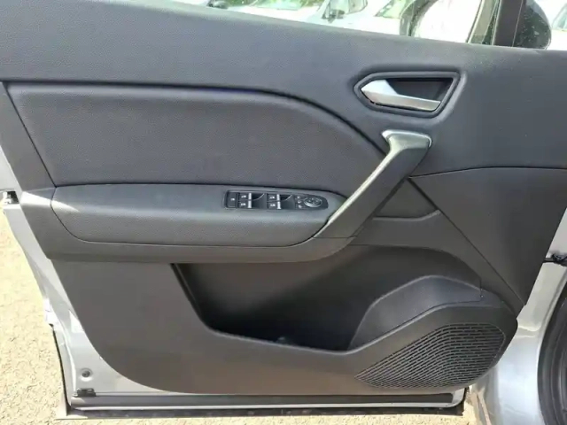 Renault Captur blue dci 115 edc — photo 25