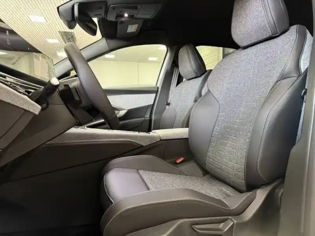 Peugeot 3008 hybrid 145 e-dcs6 — photo 52