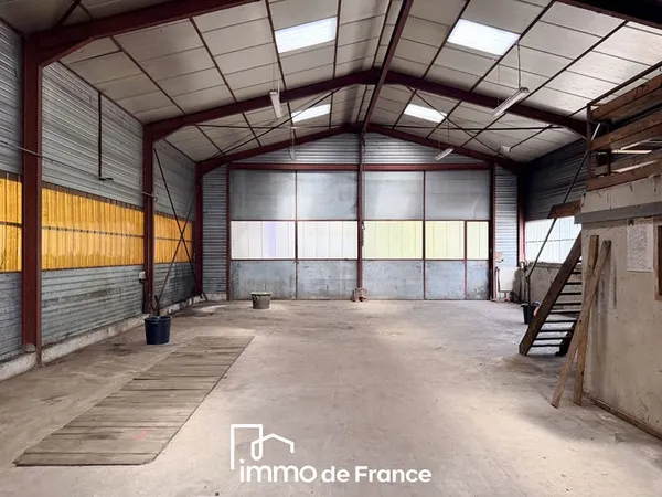 Entrepôt / local industriel Cassagnes Begonhes 360 m2