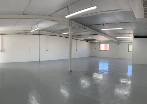 Local d'activité 300 m²
