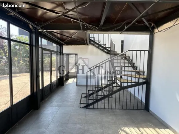 Local bureaux 522 m²