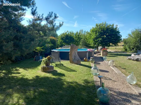 Maison de charme T6 avec grand terrain