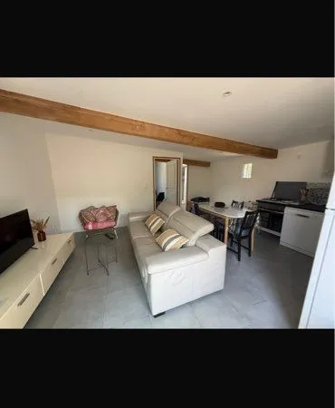 Loue petite villa année scolaire