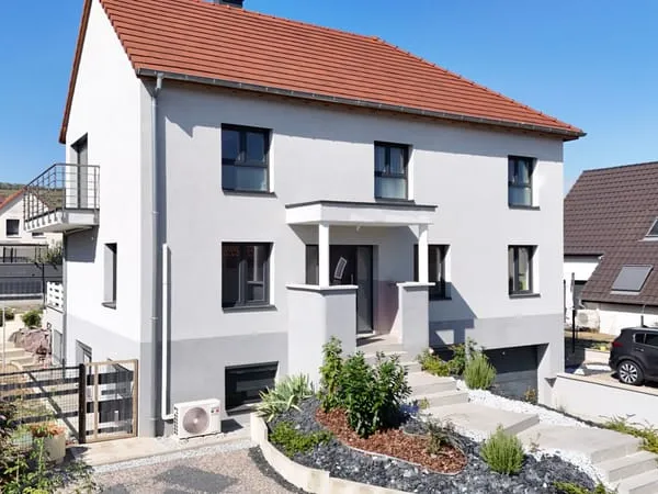 Maison familiale d'environ 140 m² avec espaces supplémentaires aménagés