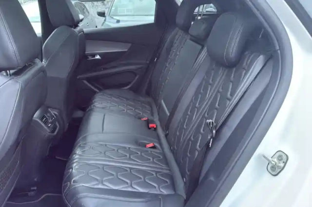 Peugeot 3008 hybrid4 300 e-eat8 — photo 65