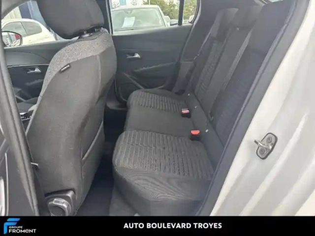 Peugeot 208 e- 136ch active — photo 27