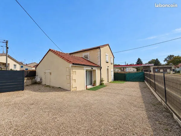 Maison neuve 115 m² - 3 chambres - jardin/cour privative et stationnement - centre l'isle-d'espagnac