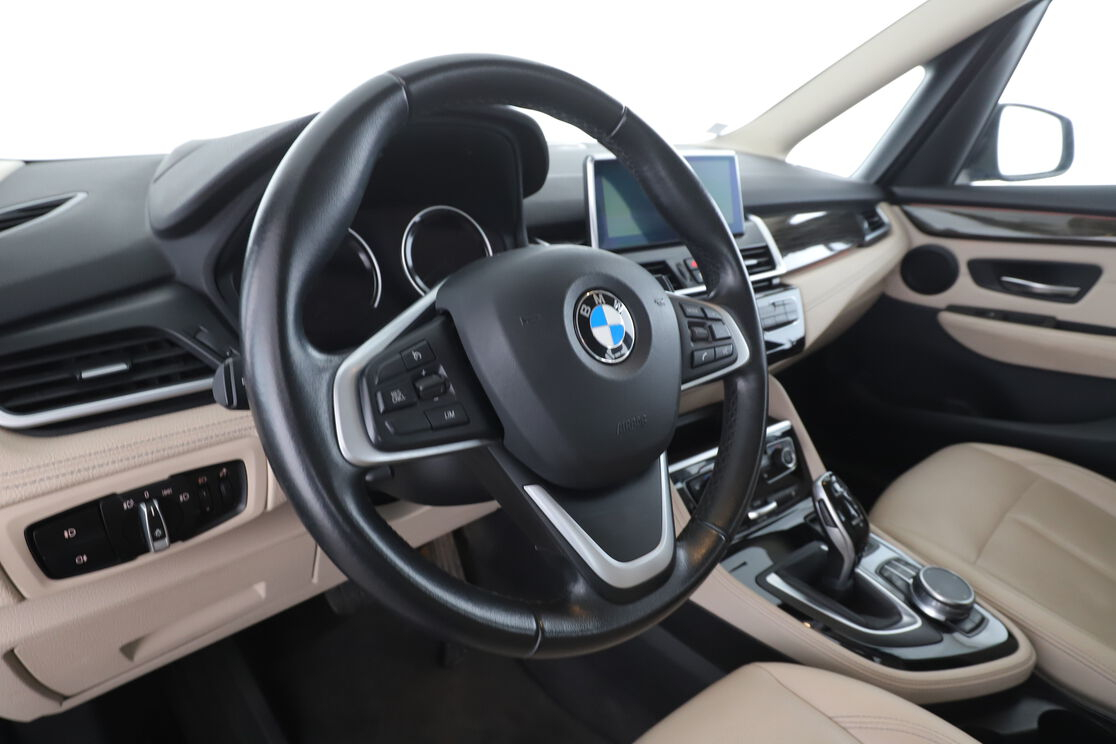 BMW Série 2 Gran Tourer 218d xDrive Luxury BVA8 — photo 10