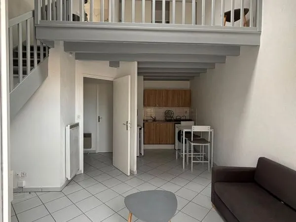 Appartement en duplex meublé