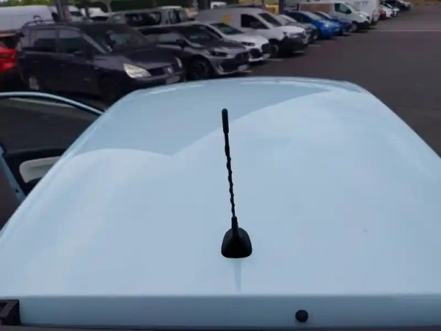 Renault Twingo iii sce 65 - 21 — photo 12