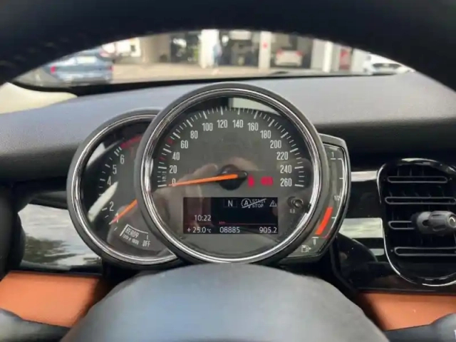 Mini Mini 5 portes cooper 136ch edition camden — photo 10