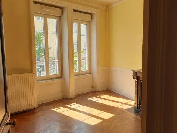 Metro valmy t2bis 58m²