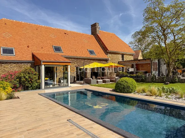 Exclusivité - Maison d'exception en pierre avec piscine