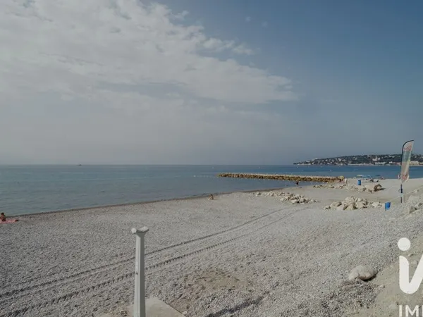 Restaurant 243 m² Menton