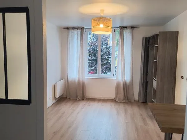 Studio 22 M2