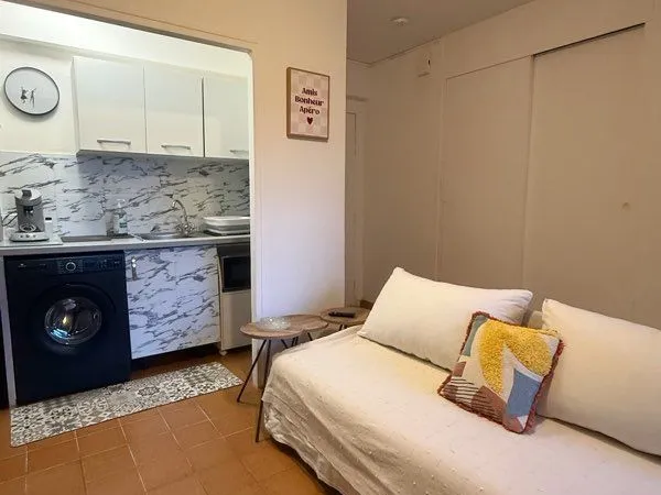 À louer à l'année - T2 meublé avec terrasse - Borgo centre