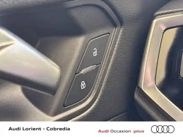 Audi Q3 35 tdi 150ch s line plus s tronic 7 — photo 13