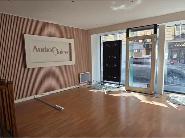 Local commercial 65 m² PARIS