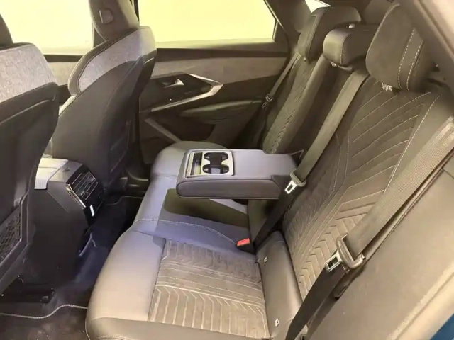 Peugeot 3008 hybrid 145 e-dcs6 — photo 91