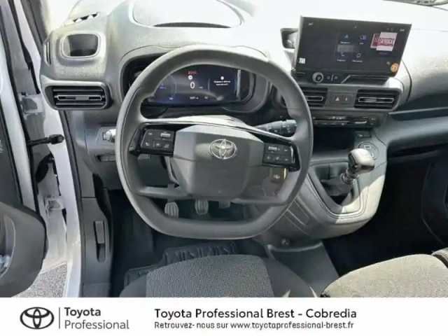 Toyota Proace city medium 100 d-4d start mc24 — photo 9