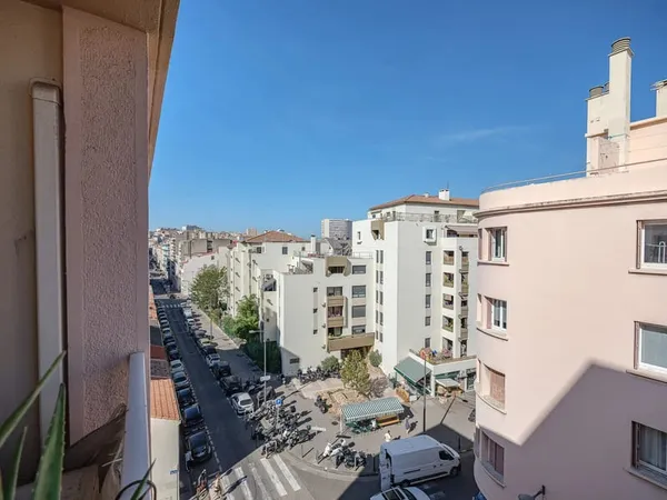 Marseille 7ème Saint-Lambert à vendre Appartement 3 pièces en dernier étage avec cave