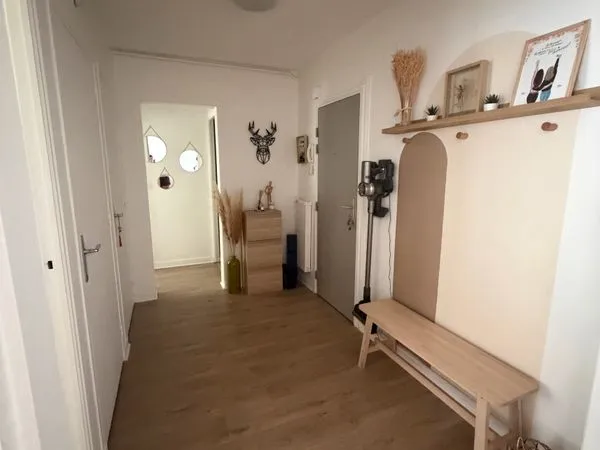 T2 53 m² entièrement rénové - Garage, cave, ascenseur - Clermont-Ferrand