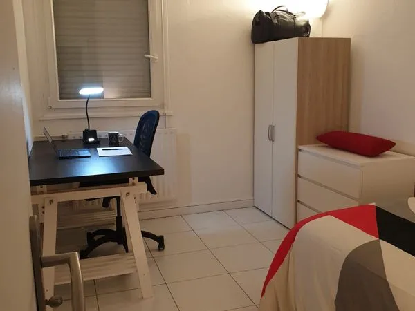 Location meublée chambre 10 m² Évry (91000) 450