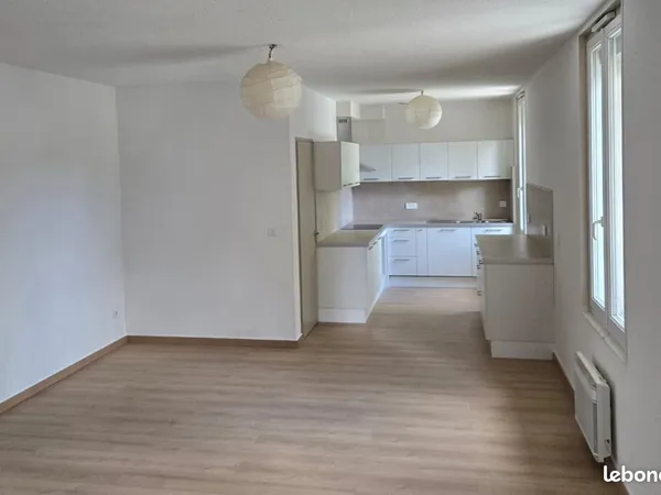 T4 90 m² - Vue exceptionnelle sur le lac de Saint-Ferréol - 3 chambres