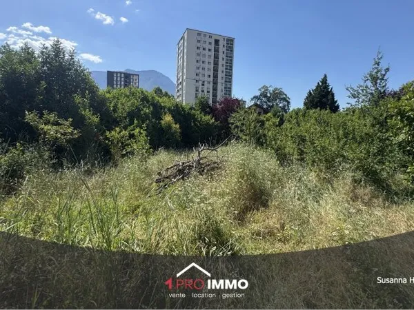 Terrain 852 m²