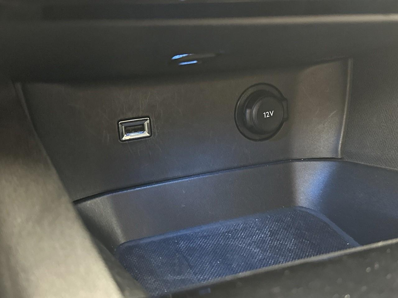 Peugeot 3008 hybrid 225 e-eat8 allure — photo 28