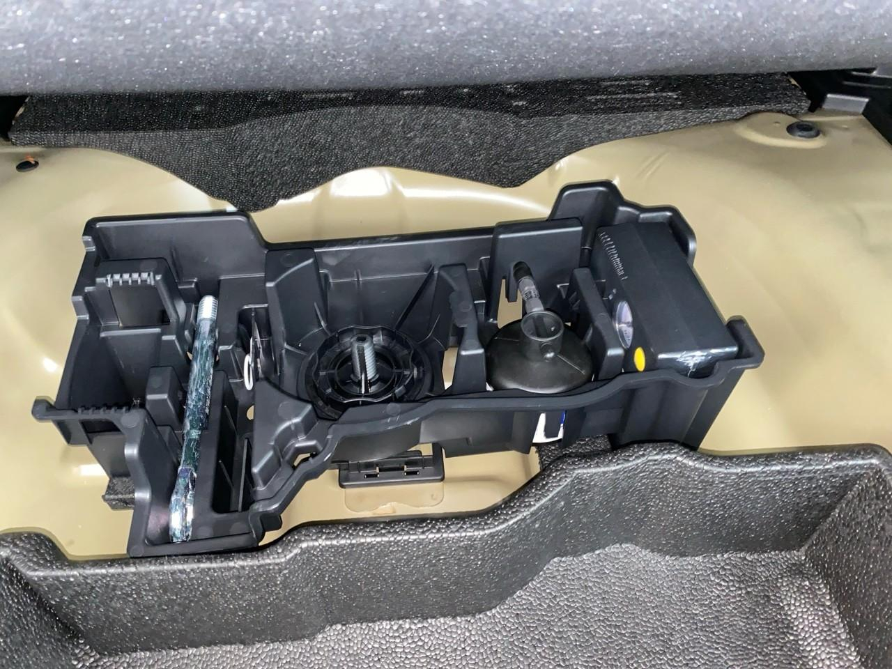 Peugeot 2008 hybrid 145 ch e-dcs6 allure — photo 12