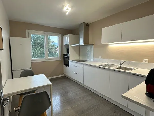 T2 rénové à neuf, chauffage compris, meublé
