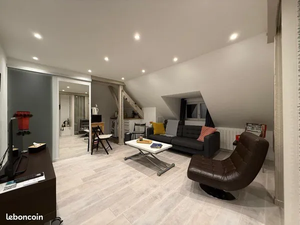 Loue F3 Oberhausbergen 2em et dernier etage