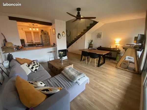 Maison 3 pièces 70m² avec double garage dans une résidence sécurisée avec piscine
