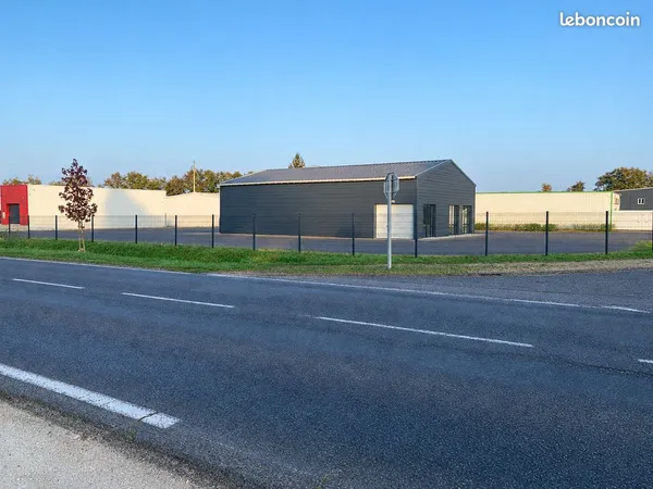 Bâtiment commercial, artisanal, indutriel - A LOUER