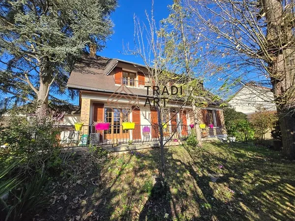 Maison individuelle et familiale proche de toutes commodités