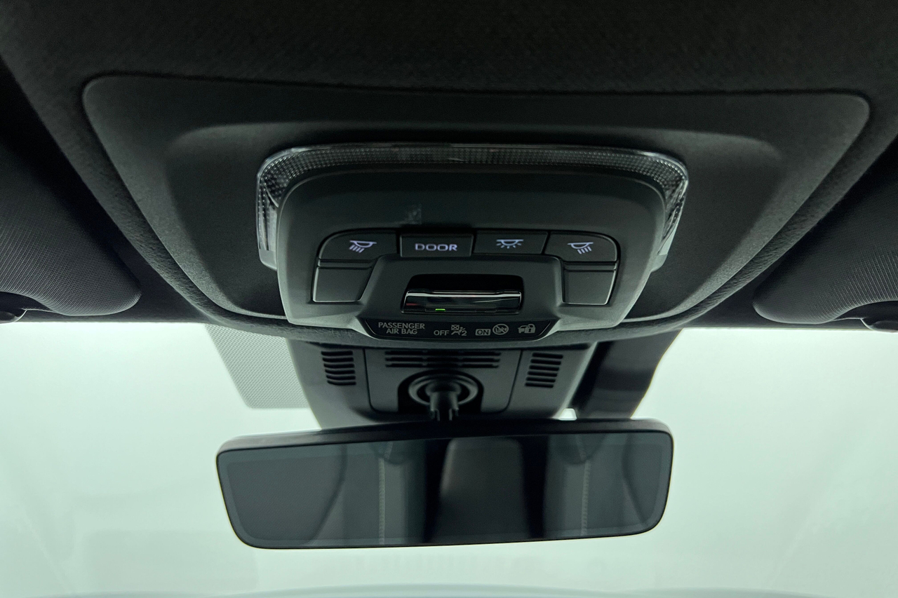 TOYOTA C-HR Hybride Rechargeable 225 — photo 26