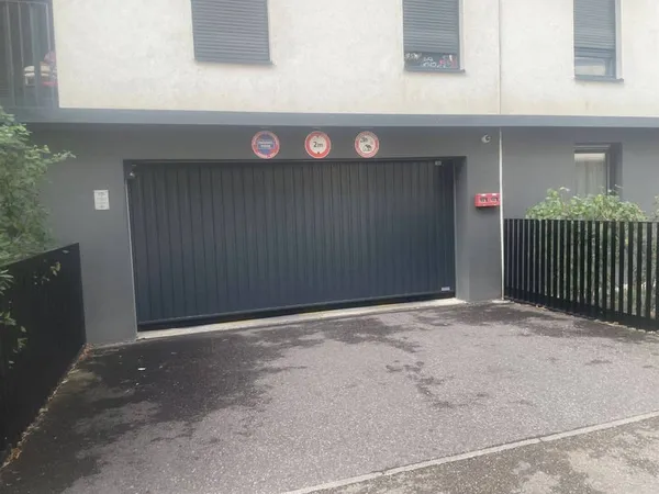 Parking 12 m²