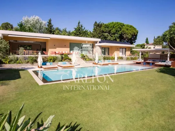 Maison 9 pièces 400 m²