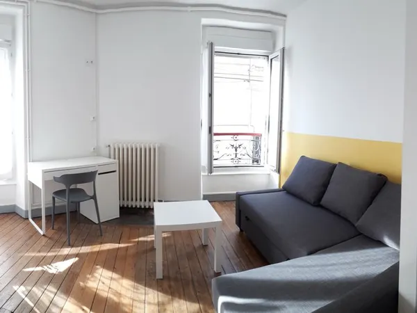 Très grande chambre, salon et SdB privée dans colocation en centre-ville