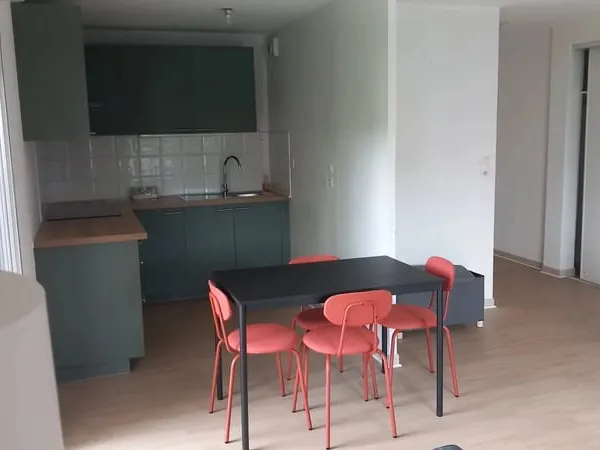 T3 lumineux avec balcon et parking sécurisé
