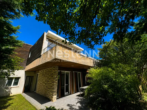 Exceptionnel à Talence : vaste maison familiale de 180 m² avec studio indépendant et terrasse plein 