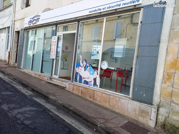Local commercial a louer - 17500-jonzac