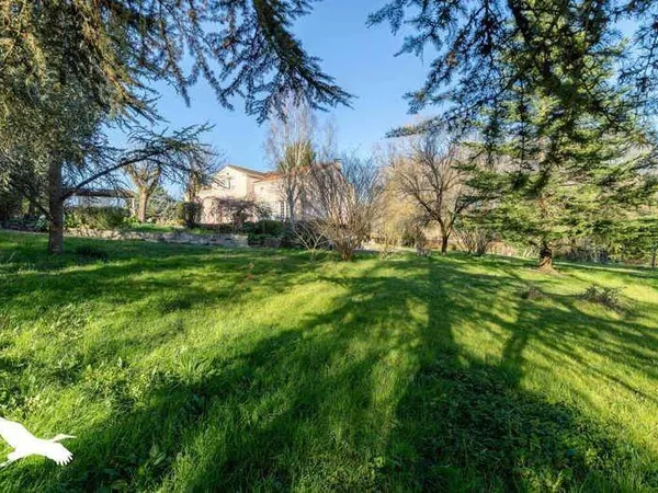 Maison 7 pièces 227 m²