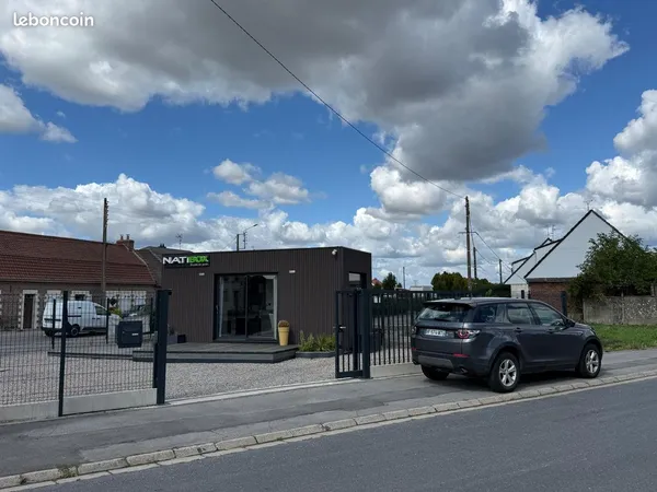 Terrain commercial à développer avec bureau existant