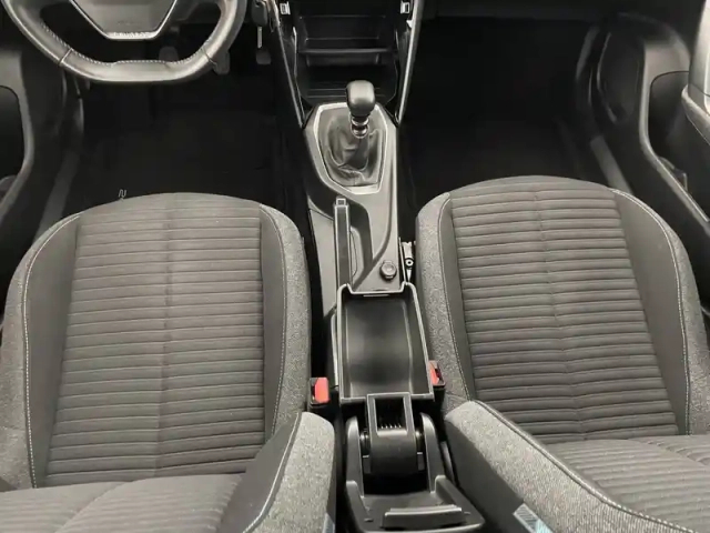 Peugeot 2008 puretech 130 s&amp;s bvm6 — photo 25