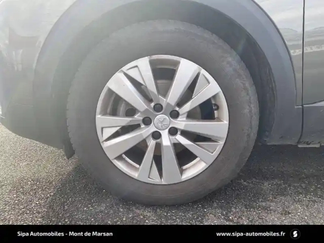 Peugeot 5008 puretech 130ch s&amp;s bvm6 — photo 11